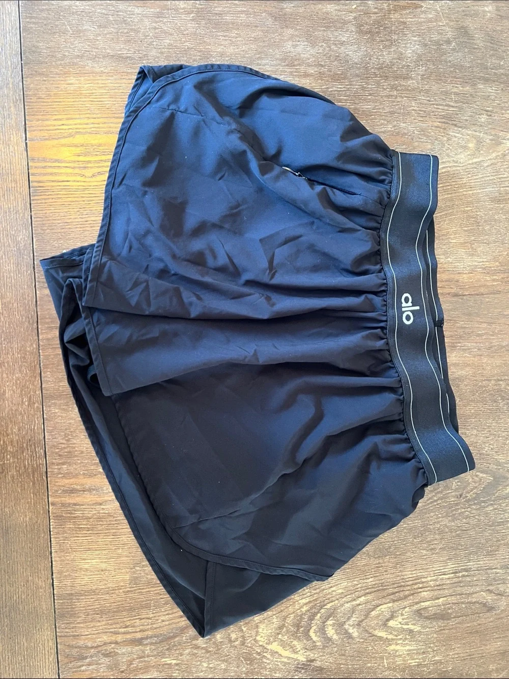 ALO Yoga Navy and Black Athletic Shorts Set - Picture 3 of 8